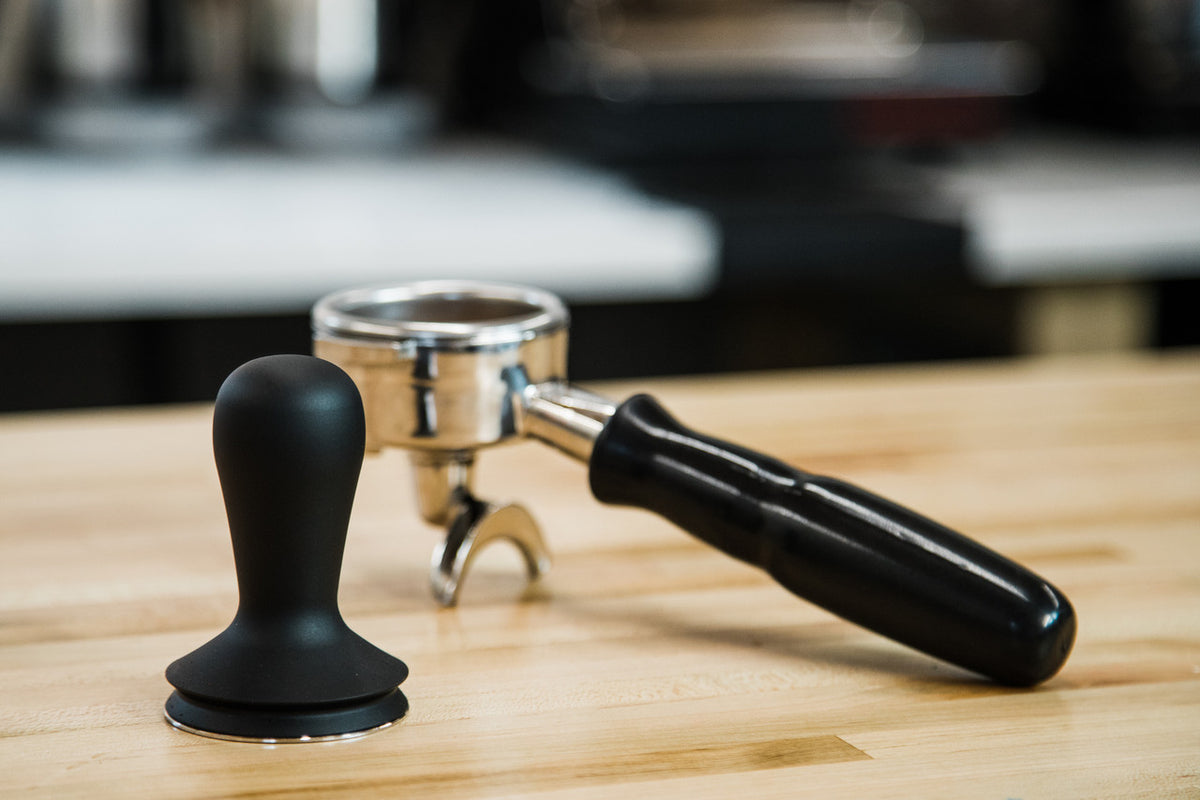 Barista Hustle Tamper con Estuche - 58.4 mm - CAFE FOLKA